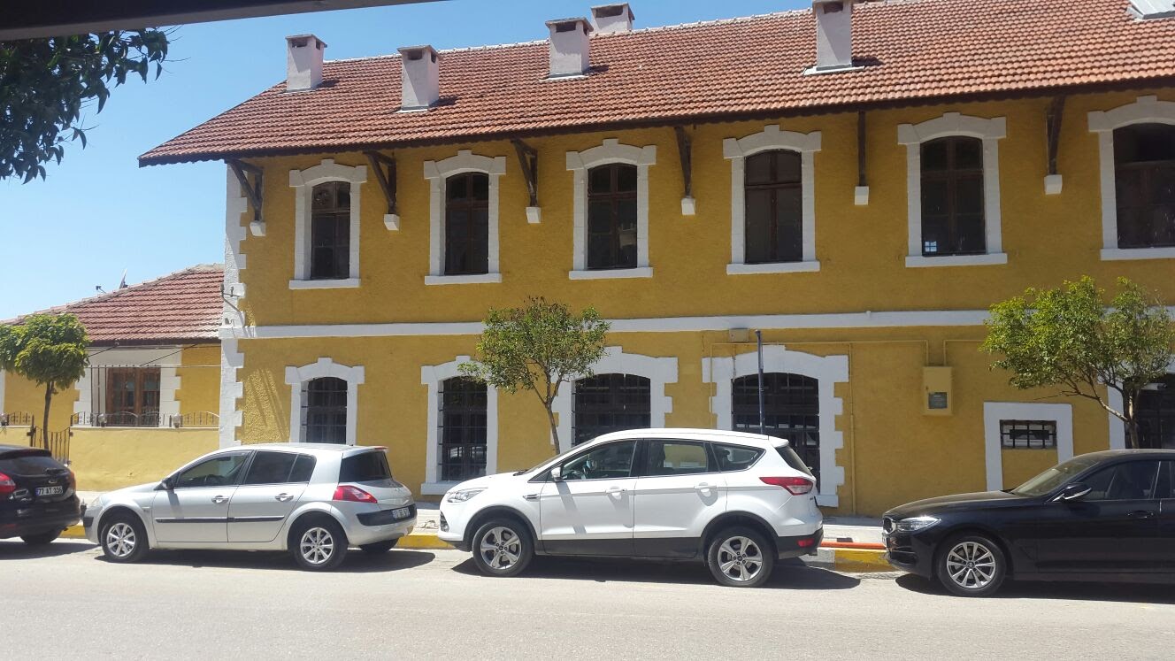 TCDD Bandırma Spor Kulübü Binası